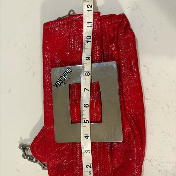 Vintage Moschino Shiny Patent Leather Red
Clutch Bag Handbag Chain Strap POuch - Picture 6 of 9